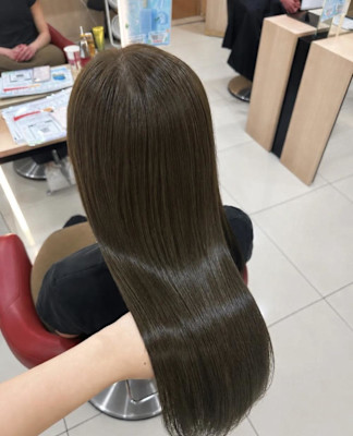 【伊勢原】イルミナカラー+髪質改善で叶える透明感オリーブ