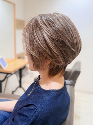 白髪ぼかし＊ハイライトカラー＊レイヤーカット＊藤沢