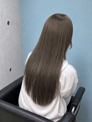 ナチュラルグレージュ