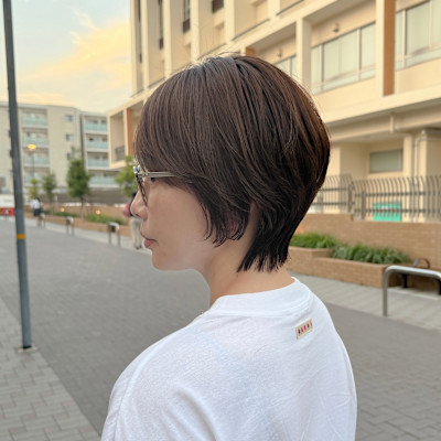丸みも透明感も。大人女性のためのショートヘア