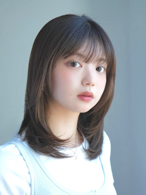 ミディアムレイヤー・ボブ/絶壁解消/20代/３０代/長め 