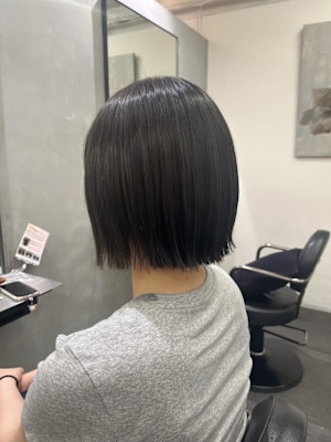 ホリスティック縮毛矯正×切りっぱなしボブ