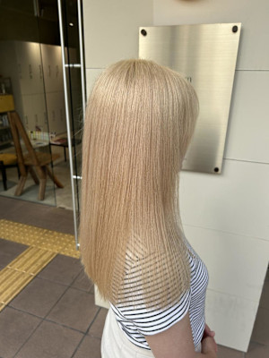 透明感たっぷりのミルクティーベージュ