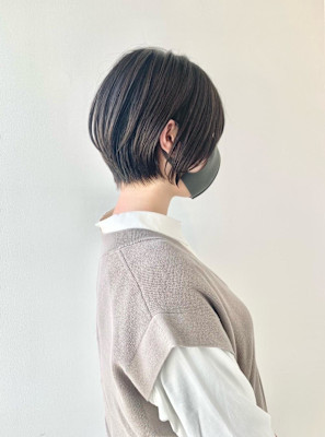 大人可愛い40代50代60代くびれショートボブ白髪ぼかし大鷲