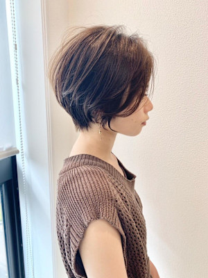 大人可愛い40代50代60代くびれショートボブ白髪ぼかし大鷲