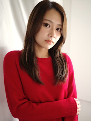 ストレート レイヤーカット センターパート ブラウンカラー