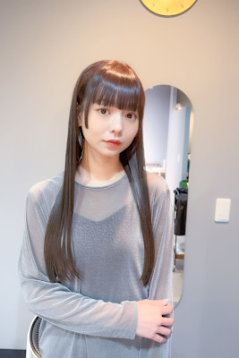 艶髪ストレートロング×韓国バング