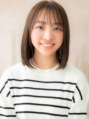 シースルーバンググレージュブラウン前下がりボブ20代30代