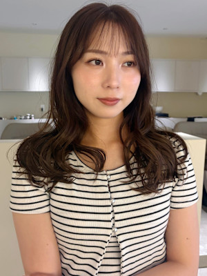 アッシュベージュ ヨシンモリ ロングヘア レイヤーカット