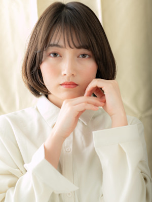 オリーブベージュAラインひし形ハンサムショートボブ30代40