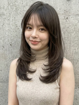 顔周りシャギーカット大人可愛いレイヤーロング　ハッシュカット