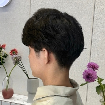 刈り上げショート20代30代黒髪