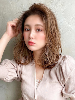 軽さと動きの大人かわいいくびれレイヤー