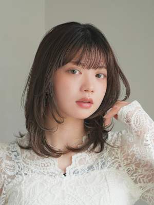 ミディアムレイヤー・ボブ/絶壁解消/20代/３０代/長め 