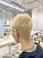 バズカット×ホワイトブロンド