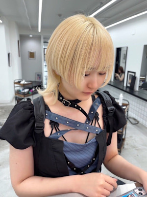 名古屋栄美容室ハイトーン/抜きっぱなしブロンド/ウルフカット