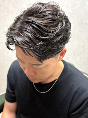 フェザーパーマ ニュアンスパーマ 束感 ツーブロック 20代