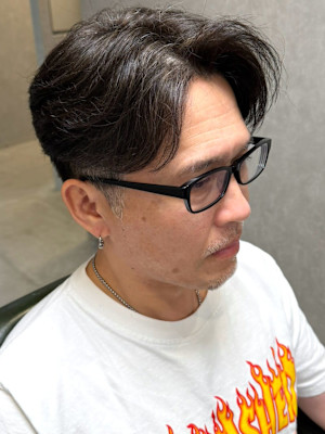 ツーブロック センターパート マッシュ 40代 毛流れパーマ