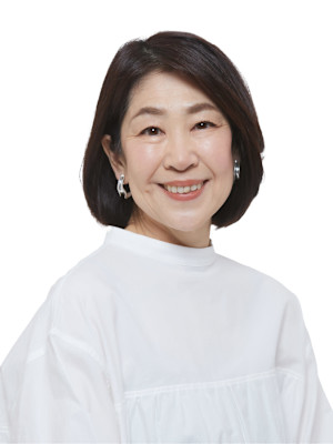 サイド分けで上品に◎ミディアムボブ