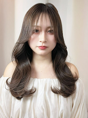 うるつやバング×ゆるカールロング