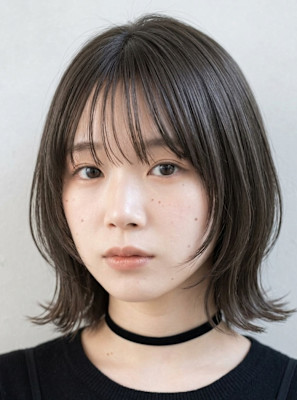 透け感グレージュ×小顔顔まわりレイヤーのくびれ外ハネボブ