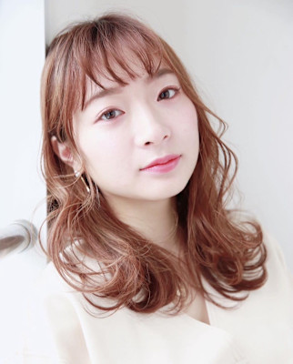 セミロングアレンジスタイル