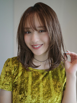 ミディアムレイヤー・ボブ/絶壁解消/20代/３０代/長め 