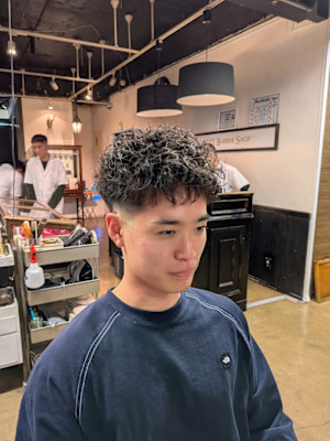 ツーブロックショートカルマヘアスリックバックジェットフェード