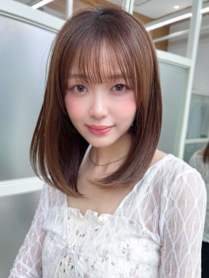 大人の魅力を引き出す上品シルエット