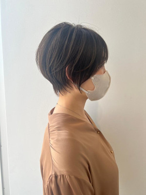 大人可愛い40代50代60代くびれショートボブ白髪ぼかし大鷲