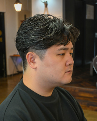 ツーブロックショートカルマヘアスリックバックジェットフェード