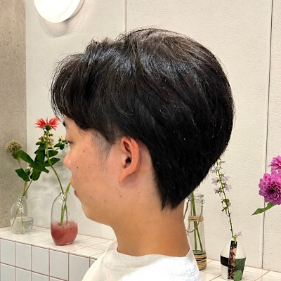 ナチュラルマッシュショートヘアスタイル