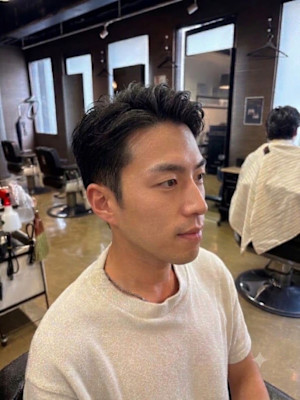 ツーブロックショートカルマヘアスリックバックジェットフェード