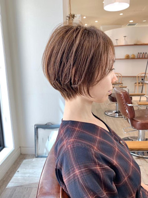 ショートボブ丸みショート白髪ぼかし