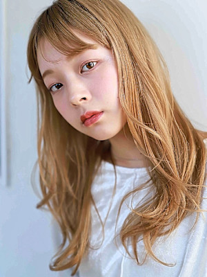 透明感ベージュ×ゆるふわロング