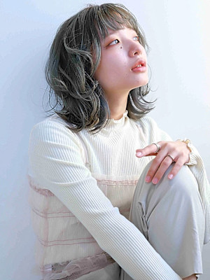 くすみグレージュ×外ハネボブ