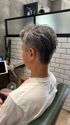 白髪を活かして魅せる大人の上品ショートスタイル/瑞穂区