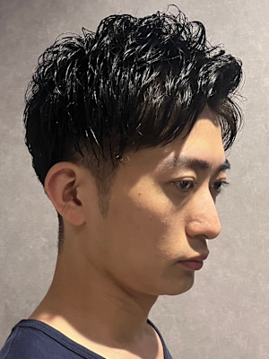 ツーブロックアップバングスタイル
