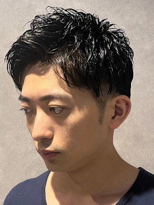 ツーブロックアップバングスタイル
