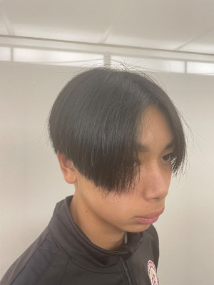センターパートマッシュ