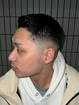 フェザーアップ×スキンフェード