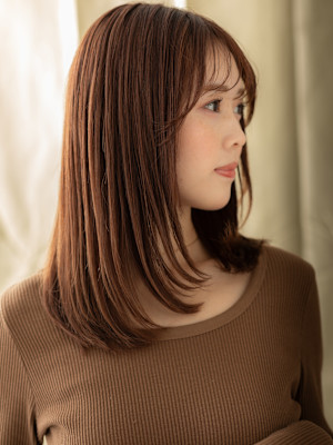 ミルクベージュメテオストレートミディアムレイヤー30代40代