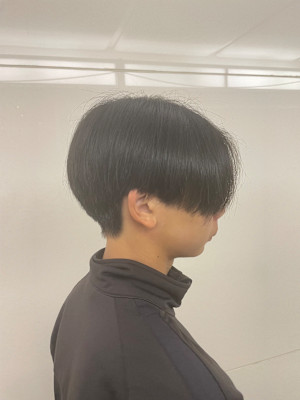 センターパートマッシュ