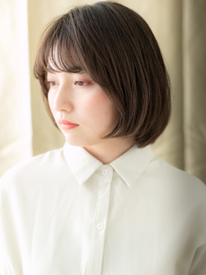 オリーブベージュAラインひし形小顔ハンサムショートボブ30代