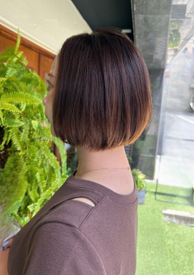 首元美人な涼感ショートボブ