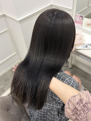 縮毛矯正でツヤツヤ真っ直ぐなヘアに＊まゆ
