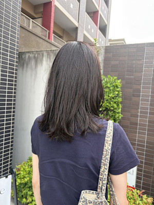 オリーブベージュ