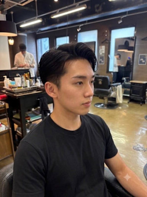 ツーブロックショートカルマヘアスリックバックジェットフェード
