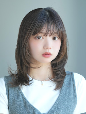 ミディアムレイヤー・ボブ/絶壁解消/20代/３０代/長め 