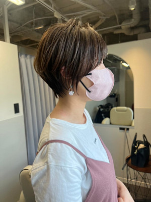 大人可愛い40代50代60代くびれショートボブ白髪ぼかし大鷲